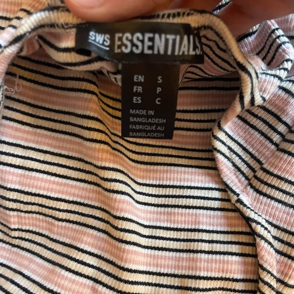 super cute halter top! - Picture 3 of 3